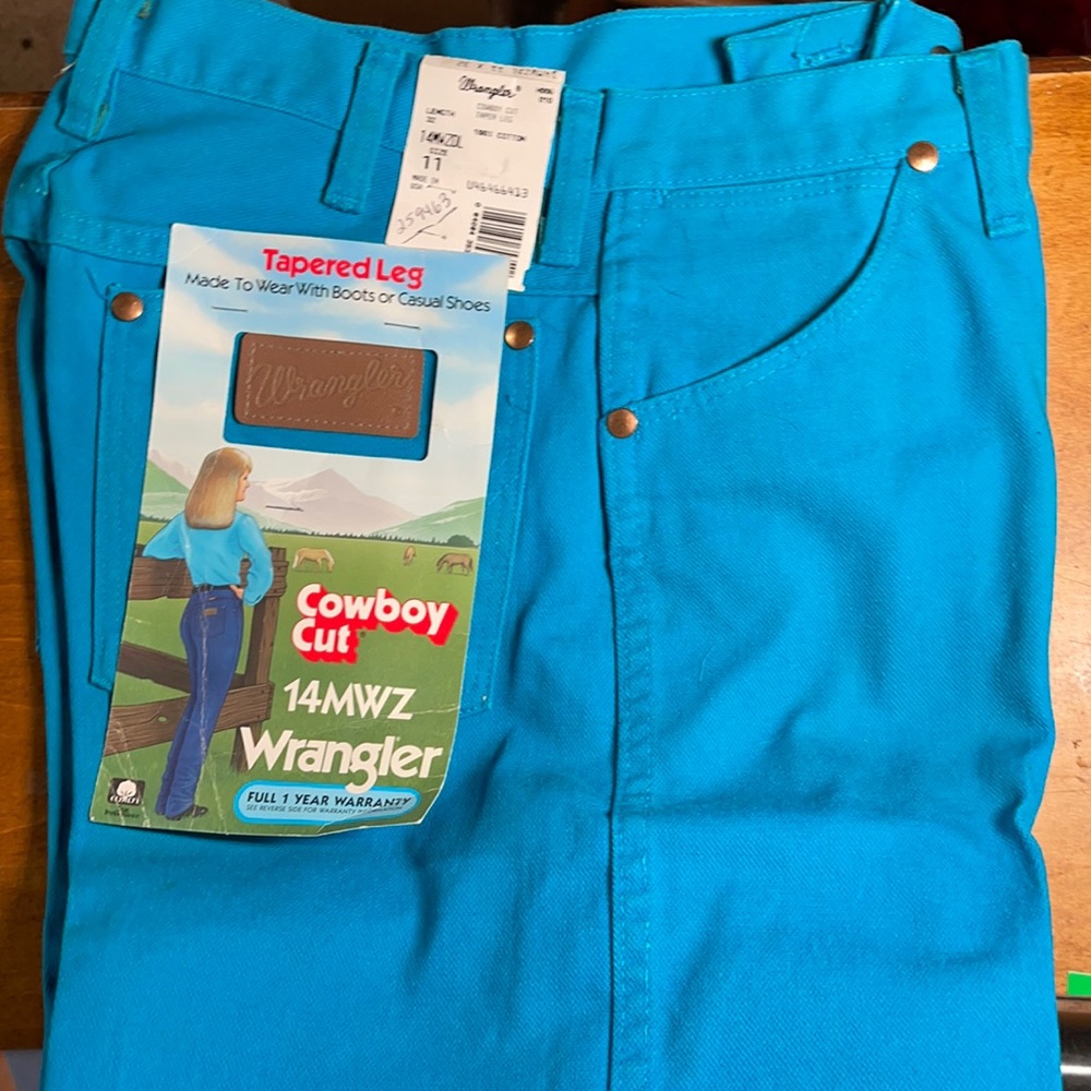 Ladies wrangler aqua color size 11x32
